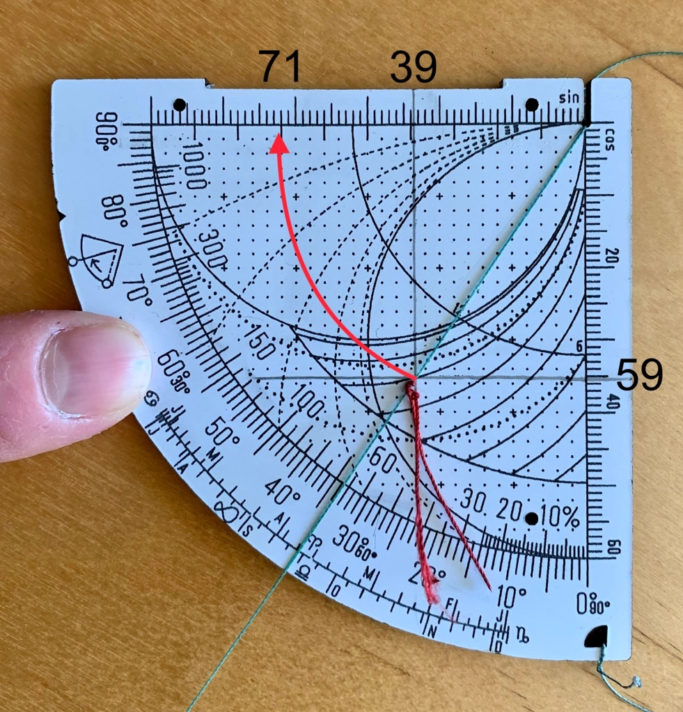 Abbildung 4. Mein Dreieck hat die Seiten 39, 59 und 71, gemessen entlang der Dezimalskala.